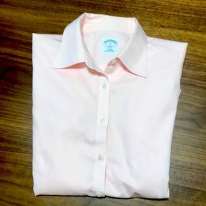 Brooks Brothers 346 Ladies Fitted button down Pale pink size 10